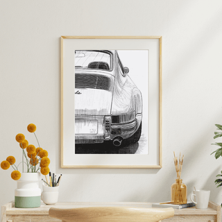 Porsche 911 G-Modell Kunstdruck A4 im minimalistischen Schwarz-Weiß-Stil mit starkem Kontrast.