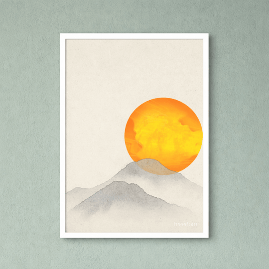 Moderne Natur Kunstdrucke - A4 Calm Collection mit orangefarbenem Sonnenaufgang über stilisierten Bergen.