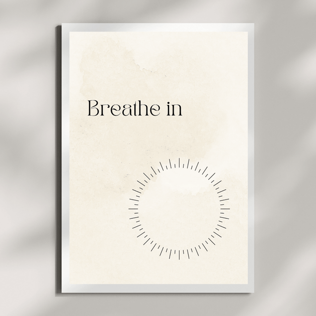 Personalisierbares Poster mit dem Schriftzug 'Breathe in' und minimalistischer Kunstgestaltung.