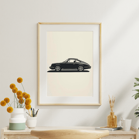 Porsche 911 G-Modell Silhouette in minimalistischer Kunstdruck-Umgebung auf A4-Format.